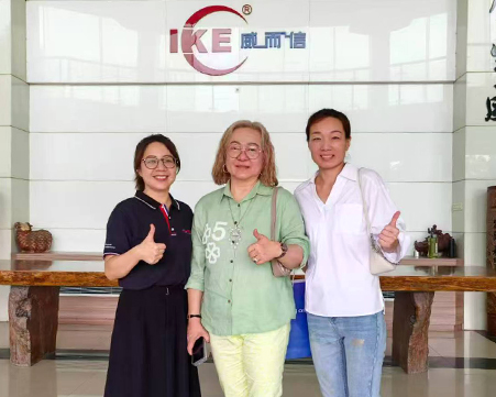 泰國客戶蒞臨IKE工廠考察蔬果清洗機